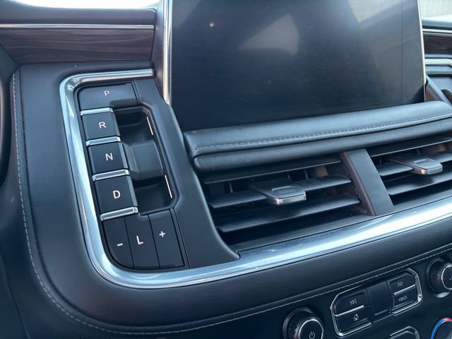Used 2021 Chevrolet Tahoe Z71 w/ Luxury Package AWD/4WD image 17