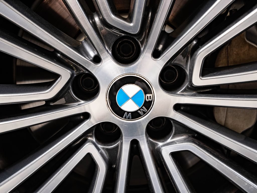 Used 2019 BMW 540i RWD image 8
