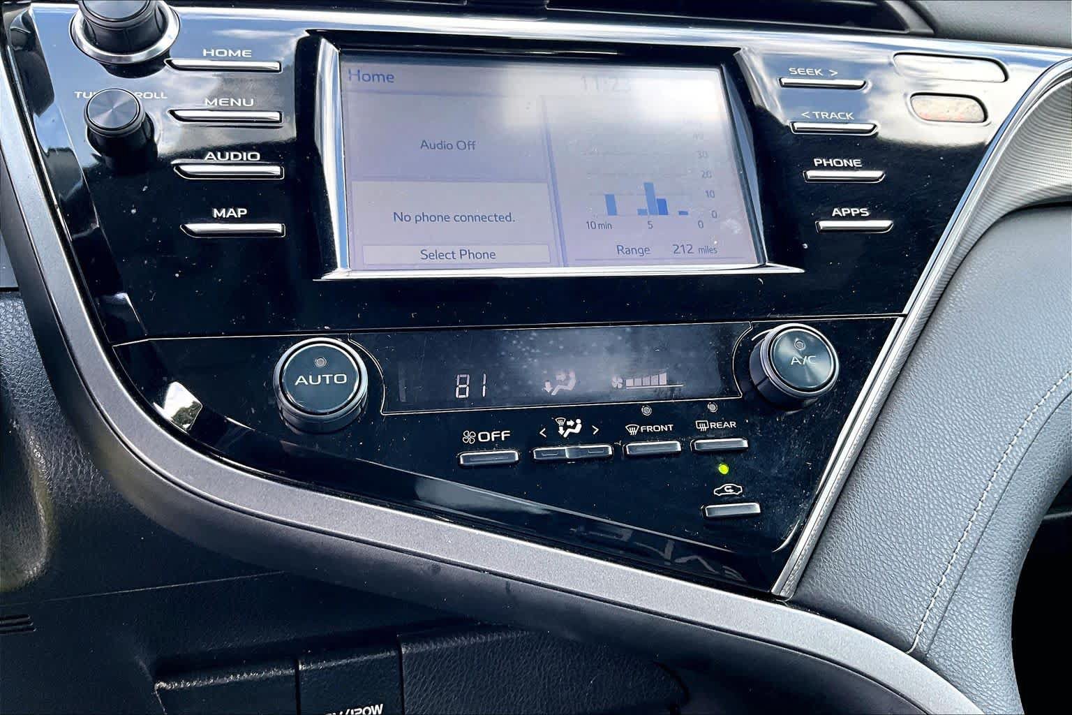 Used 2019 Toyota Camry SE FWD image 34