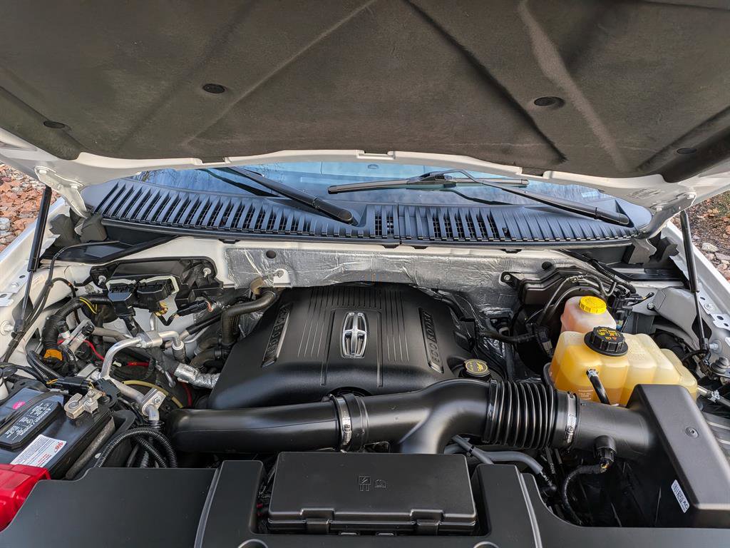 Used 2016 Lincoln Navigator Select image 10