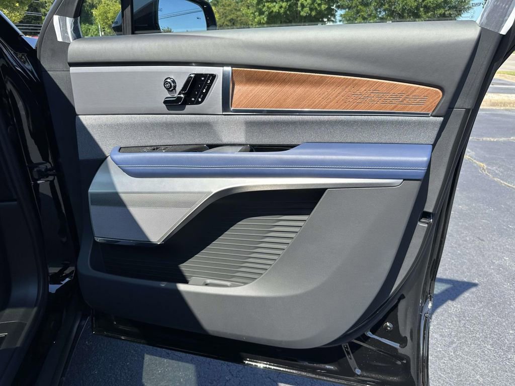 New 2026 Cadillac Vistiq Premium Luxury image 8