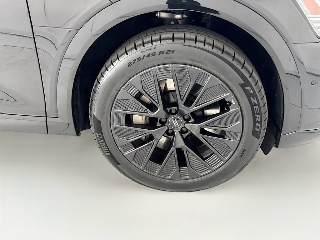 Certified 2024 Audi Q8 e-tron Prestige w/ Prestige Package AWD/4WD image 31
