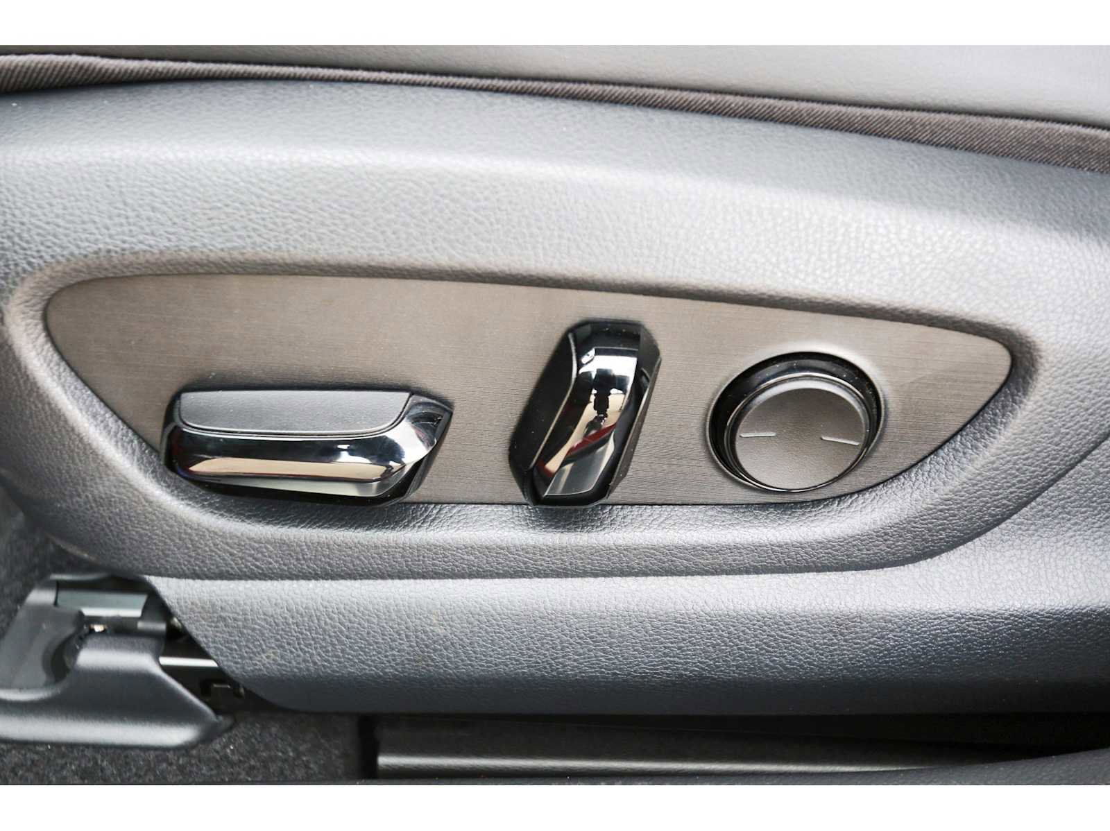 Used 2024 Lexus UX 250h FWD w/ Premium Package image 27