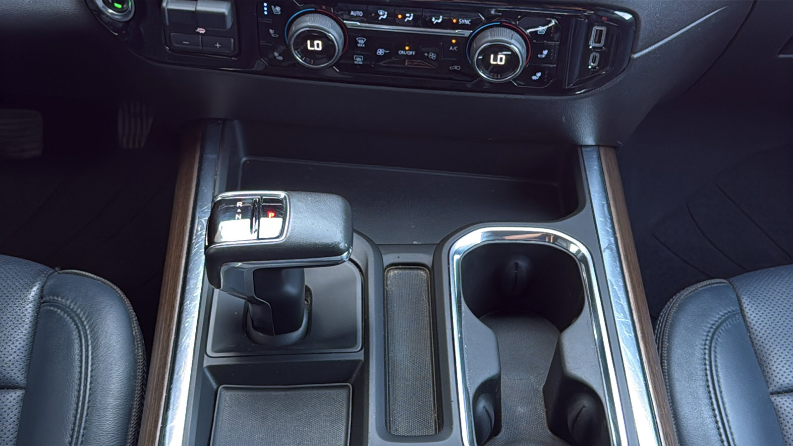 Used 2022 Chevrolet Silverado 1500 High Country w/ High Country Premium Package image 19