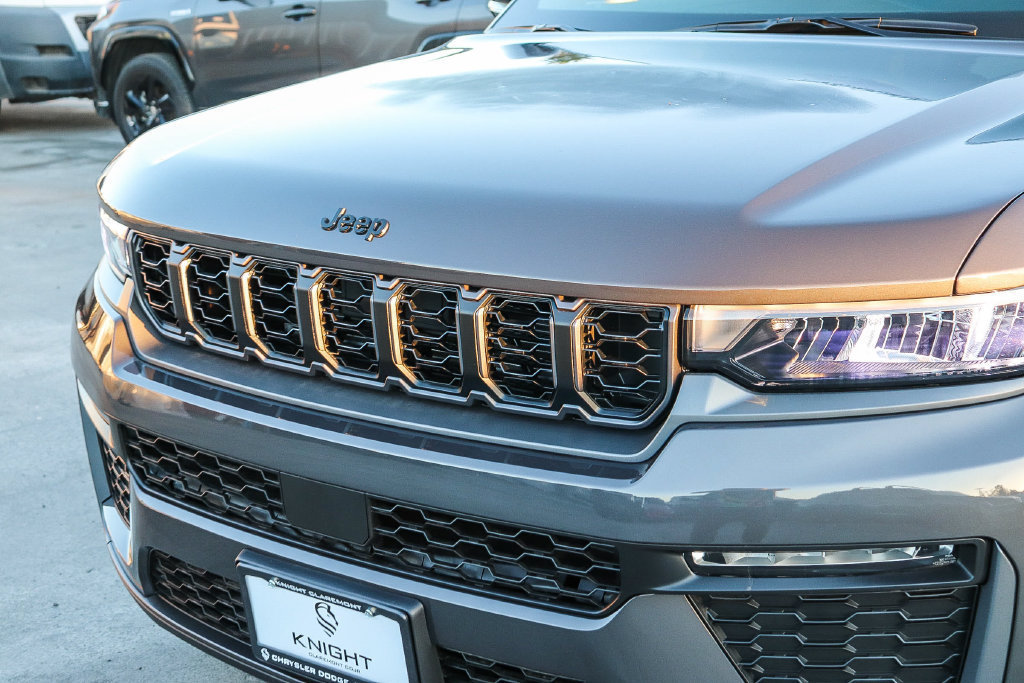 New 2026 Jeep Grand Cherokee Limited AWD/4WD image 6