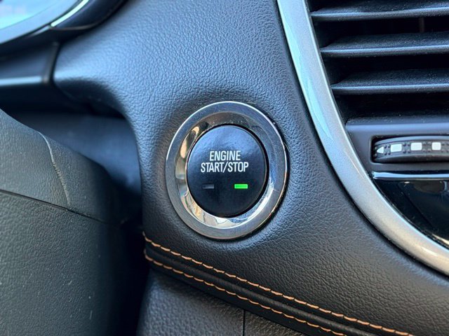 Used 2018 Chevrolet Trax LT w/ LT Convenience Package FWD image 12
