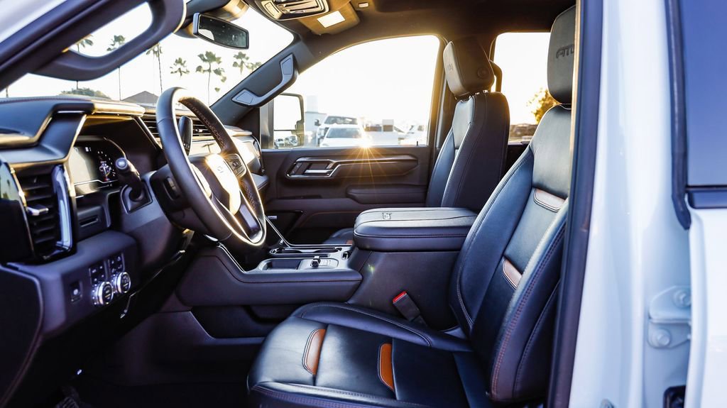 Used 2025 GMC Sierra 2500 AT4 image 21