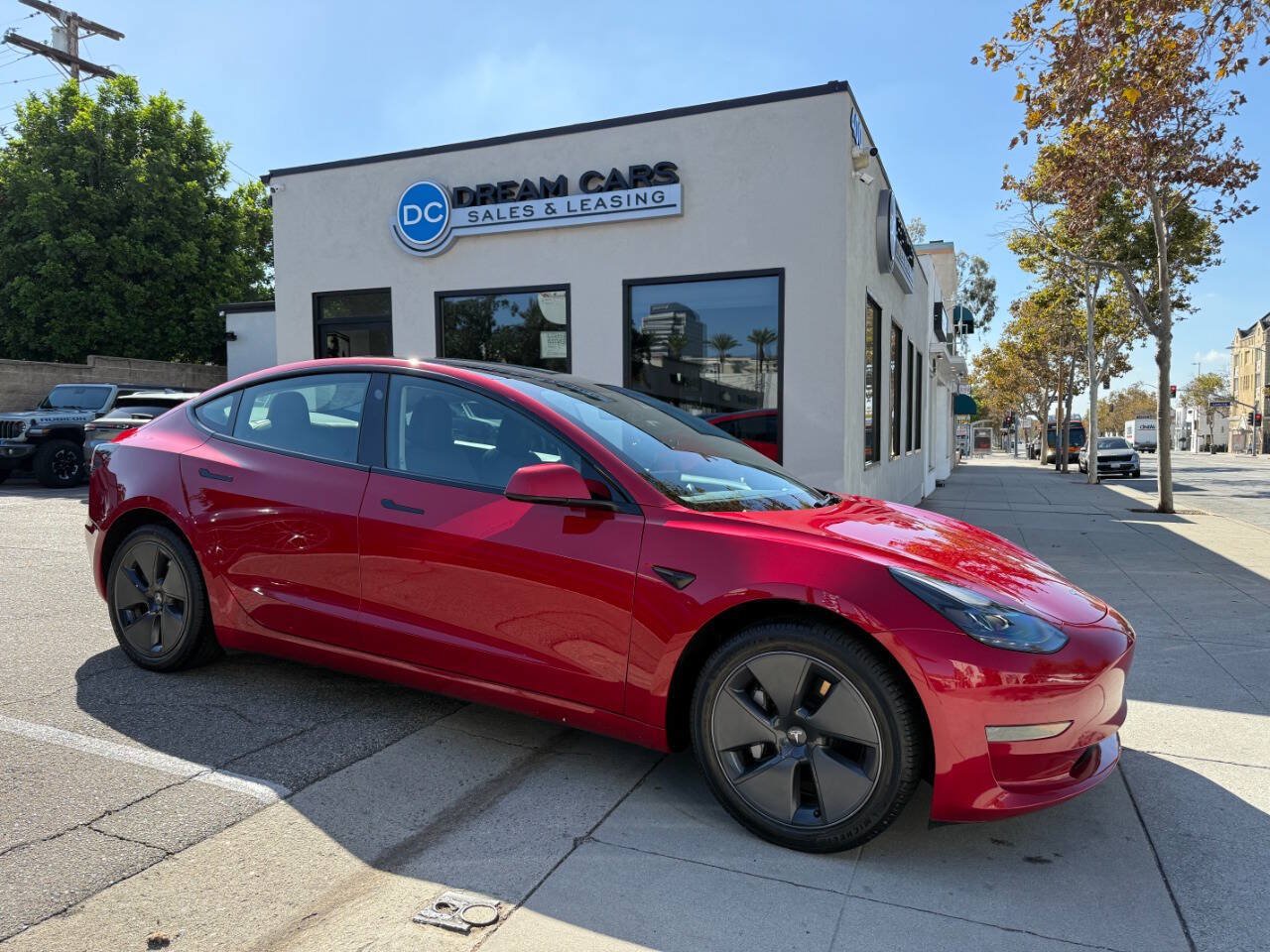 Used 2023 Tesla Model 3 Standard Range RWD image 1