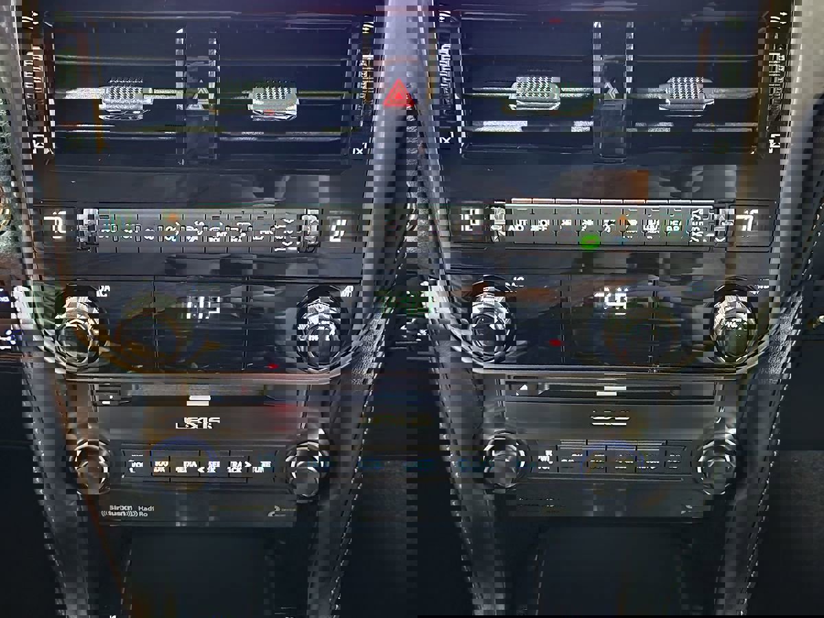 Used 2023 Lexus GX 460 image 36