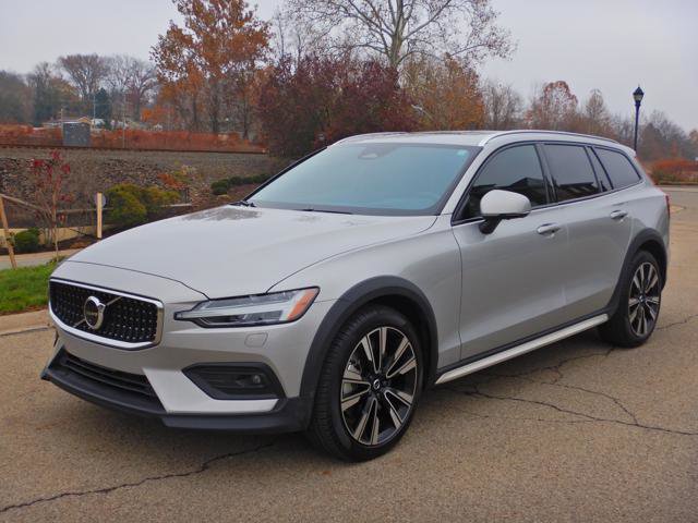 Used 2025 Volvo V60 B5 Cross Country Ultra w/ Climate Package