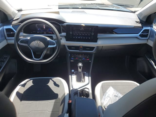 New 2026 Volkswagen Taos SE FWD image 15