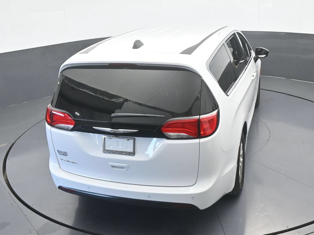 New 2026 Chrysler Voyager LX FWD image 46