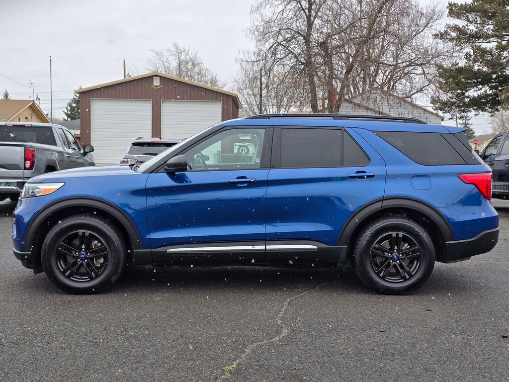 Used 2020 Ford Explorer XLT w/ Comfort Package image 2