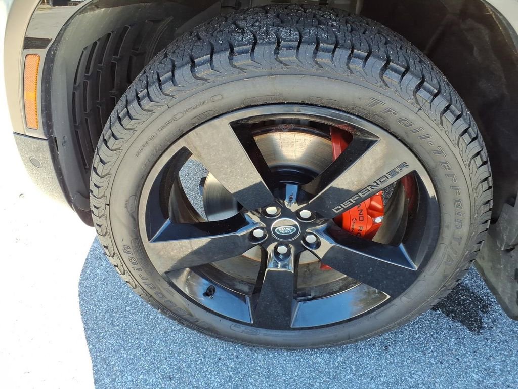 Used 2024 Land Rover Defender 110 X image 9
