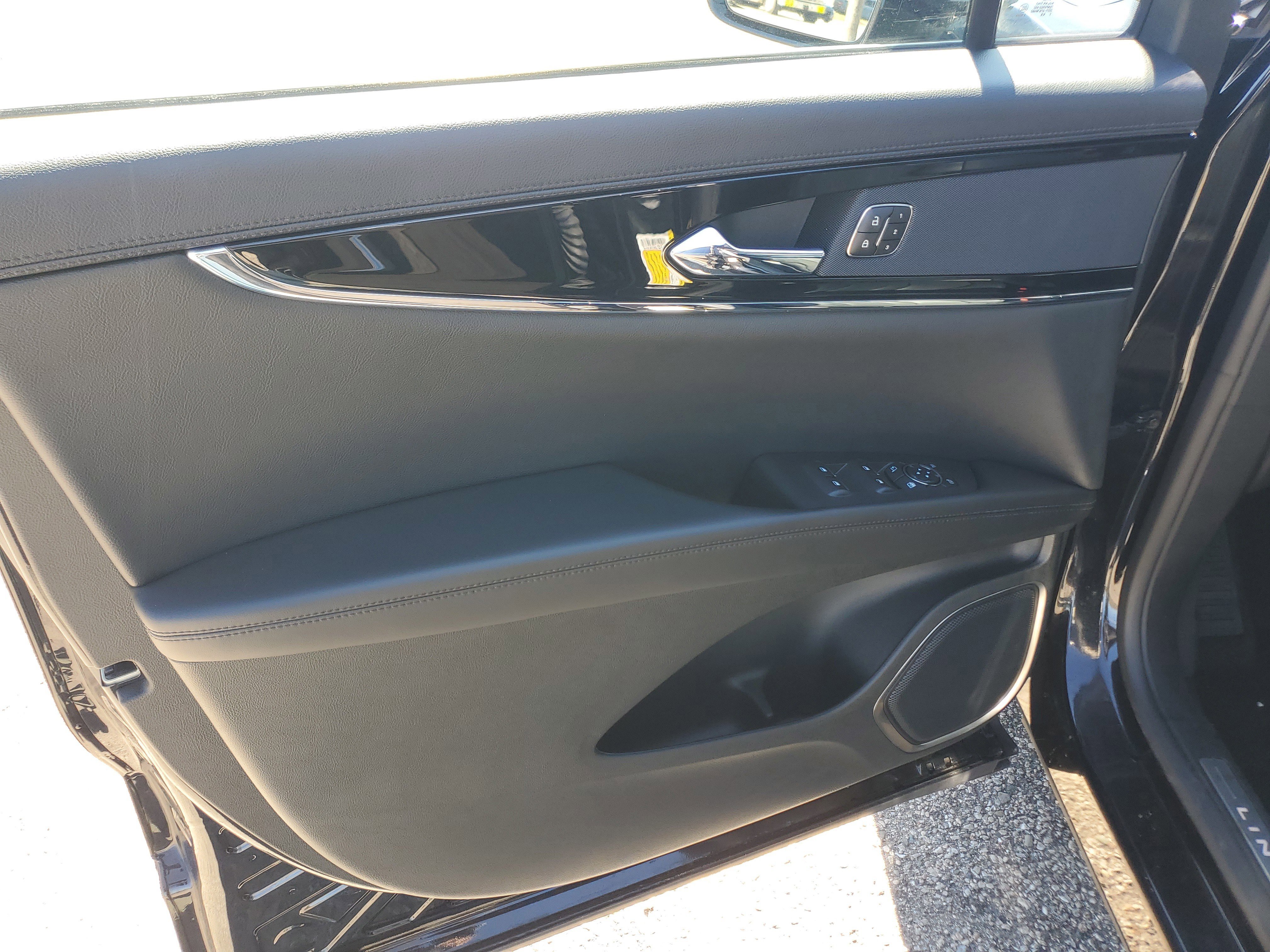 Certified 2023 Lincoln Nautilus Reserve AWD/4WD image 10