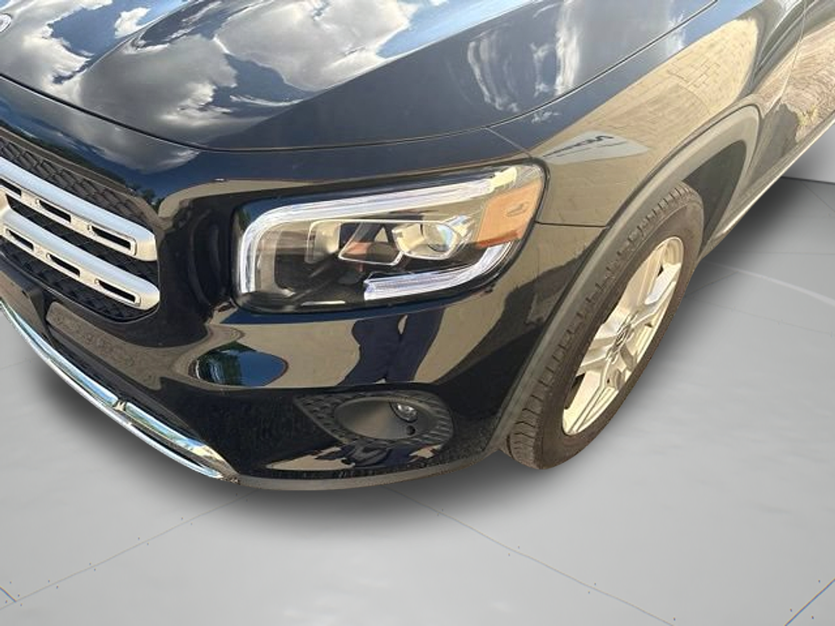 Used 2023 Mercedes-Benz GLB 250 4MATIC image 10