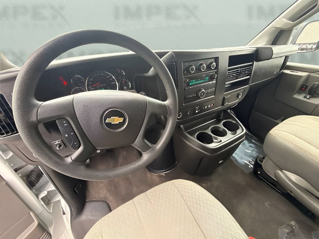 Used 2025 Chevrolet Express 3500 LS RWD image 11