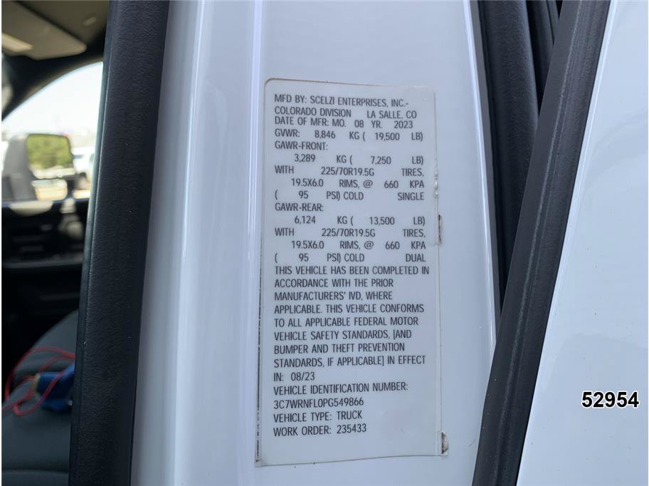 Used 2023 RAM 5500 Tradesman w/ Chrome Appearance Group AWD/4WD image 16