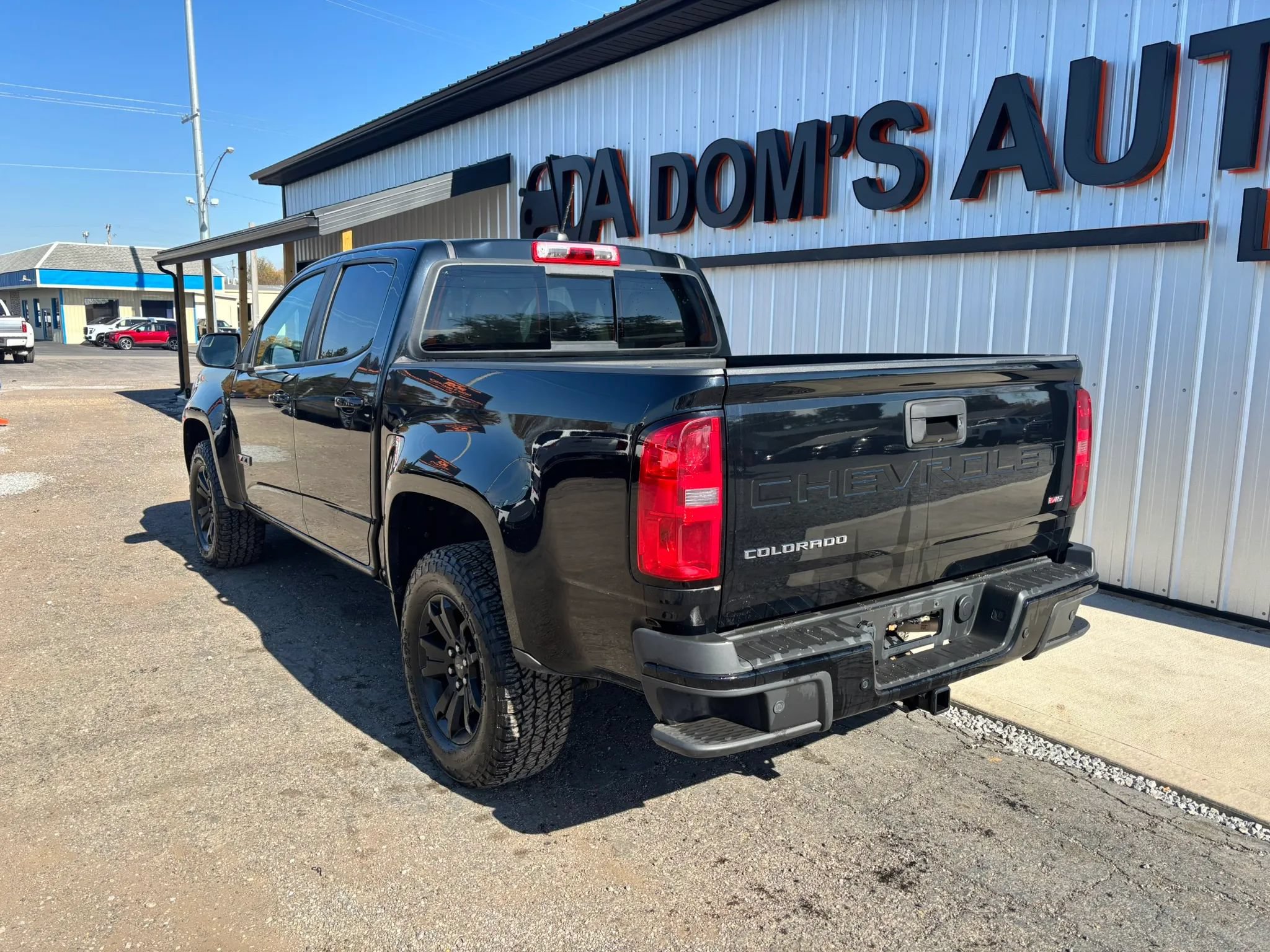 Used 2021 Chevrolet Colorado Z71 w/ Z71 Midnight Edition AWD/4WD image 3