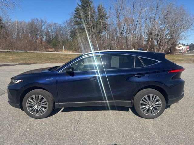 Used 2021 Toyota Venza XLE w/ Softex Package image 4