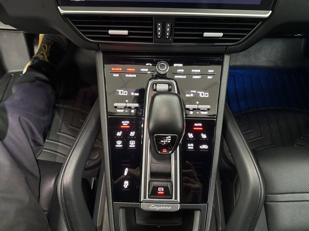 Used 2019 Porsche Cayenne S image 18