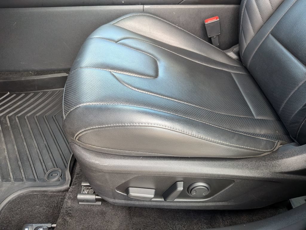 Used 2024 Hyundai Elantra Limited FWD image 16