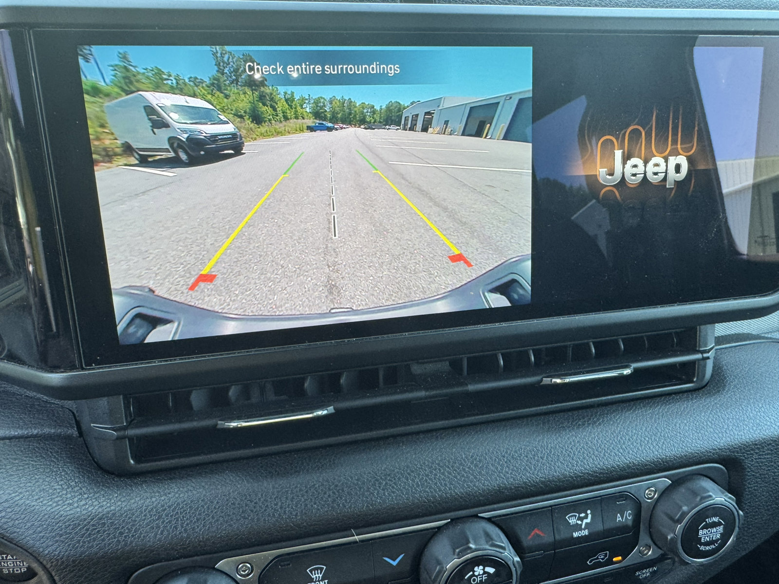 Used 2024 Jeep Gladiator Sport AWD/4WD image 28