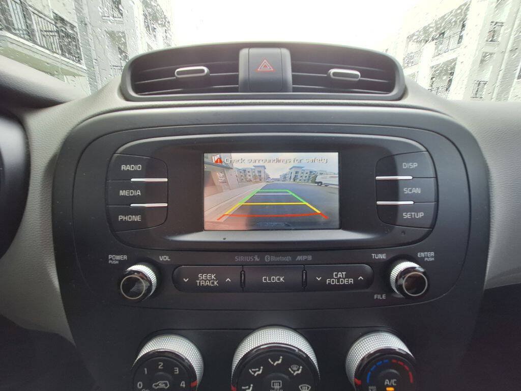 Used 2016 Kia Soul + FWD image 35