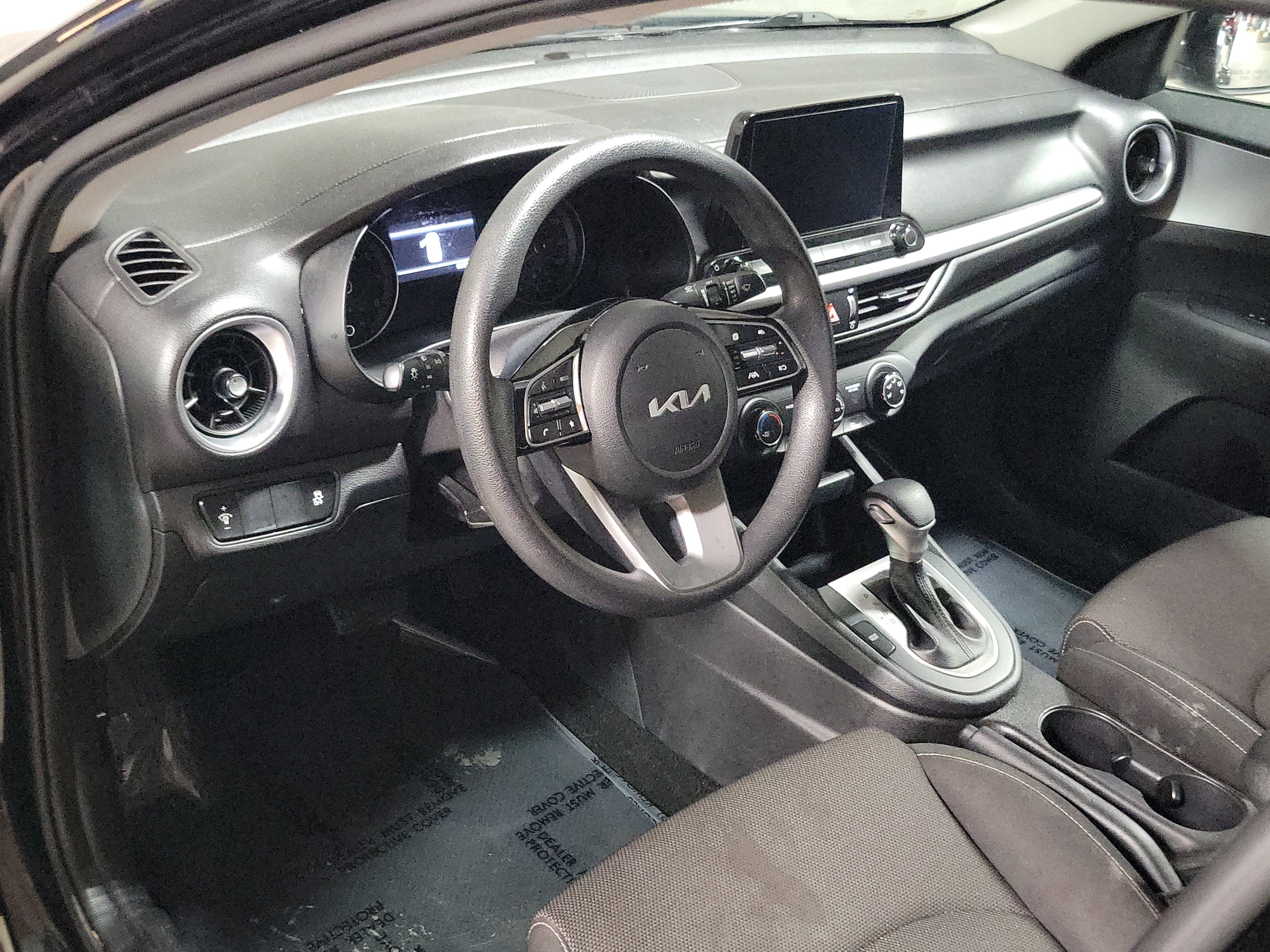 Used 2023 Kia Forte LXS image 17