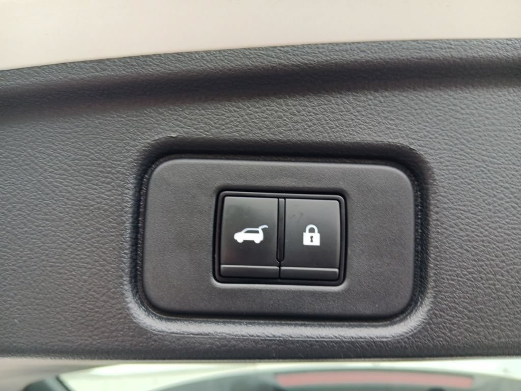 Used 2023 Nissan Pathfinder SL AWD/4WD image 8