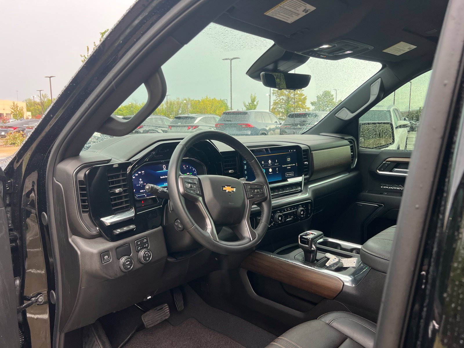 Used 2024 Chevrolet Silverado 1500 High Country w/ Technology Package RWD image 21