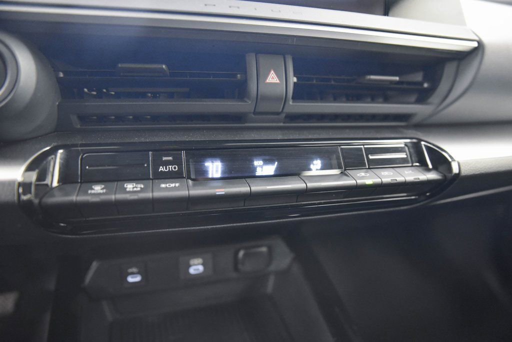 Used 2023 Toyota Prius LE image 20