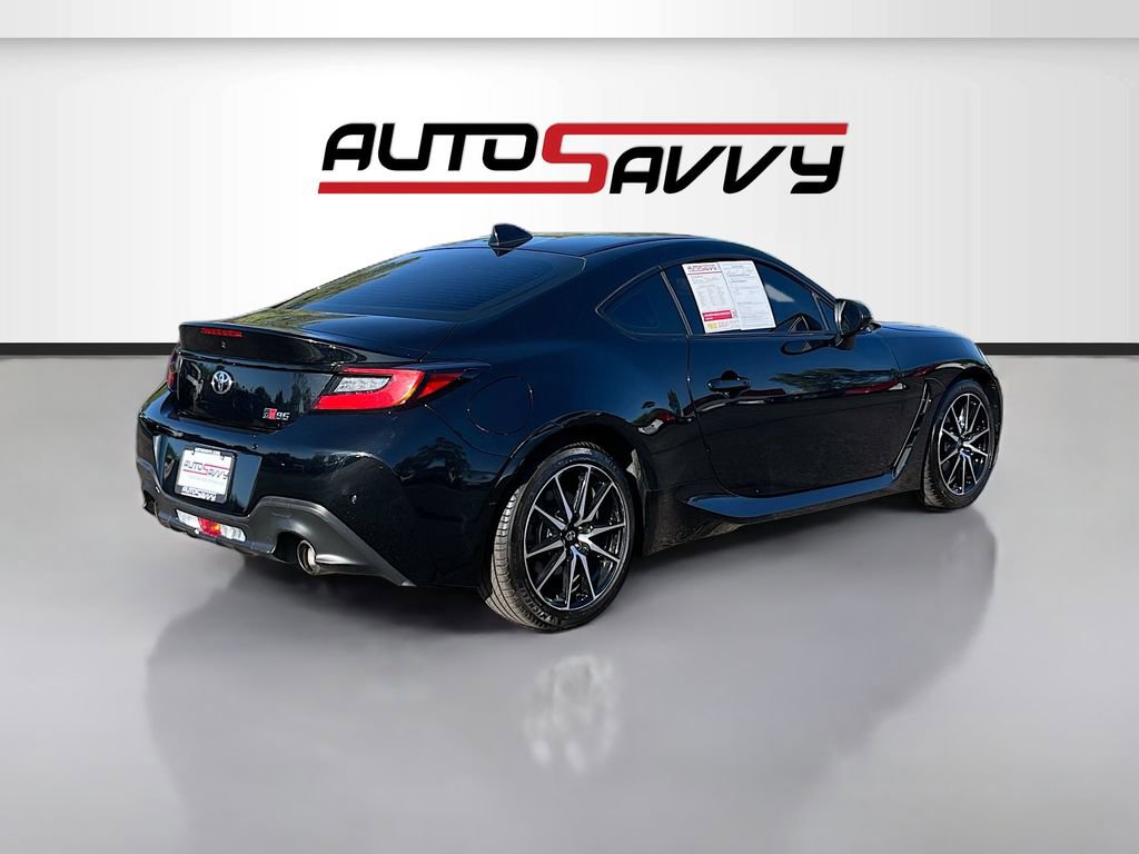 Used 2023 Toyota GR86 w/ ALL Weather Mat Package (TMS) RWD image 7