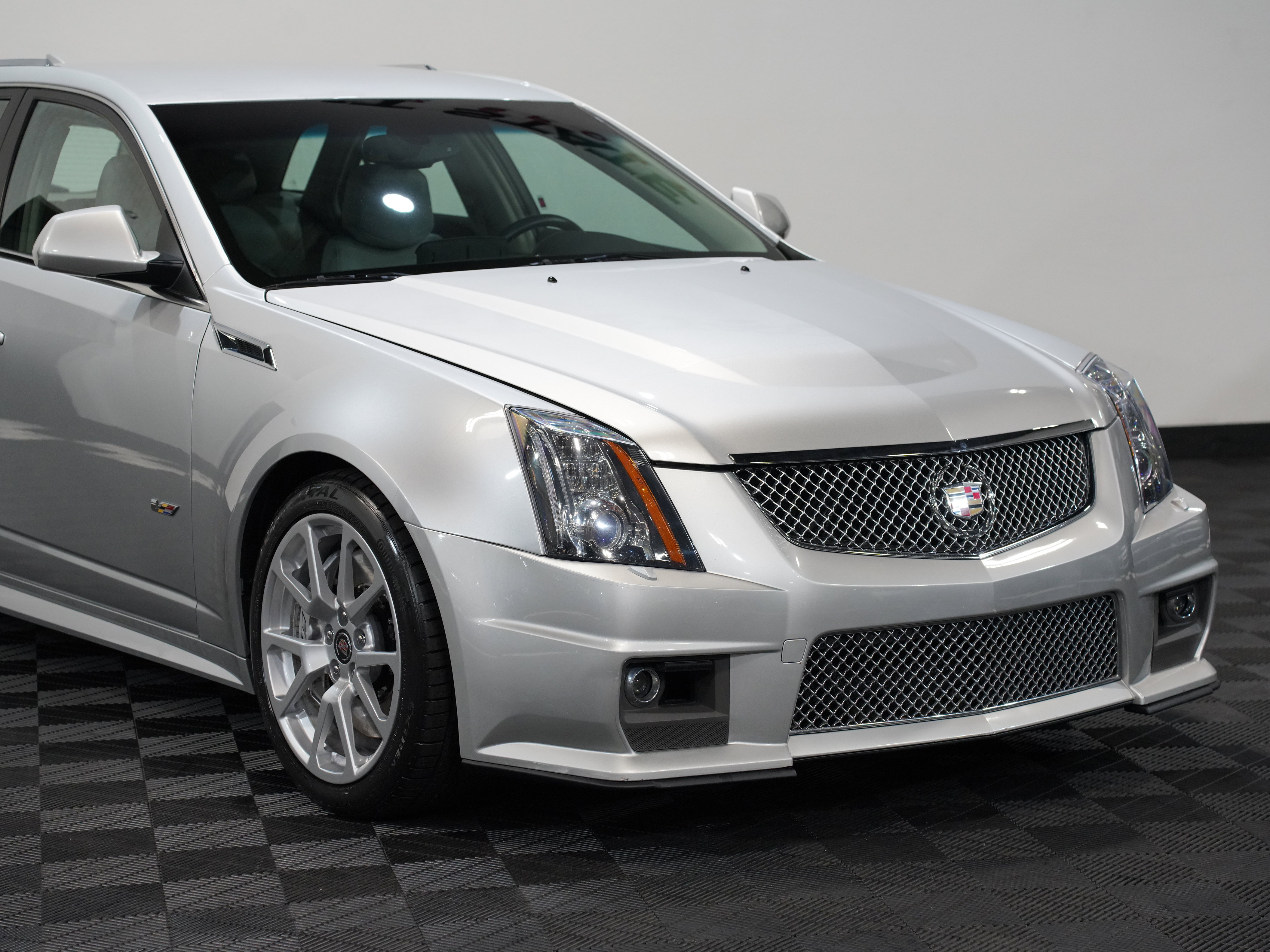 Used 2013 Cadillac CTS V image 9