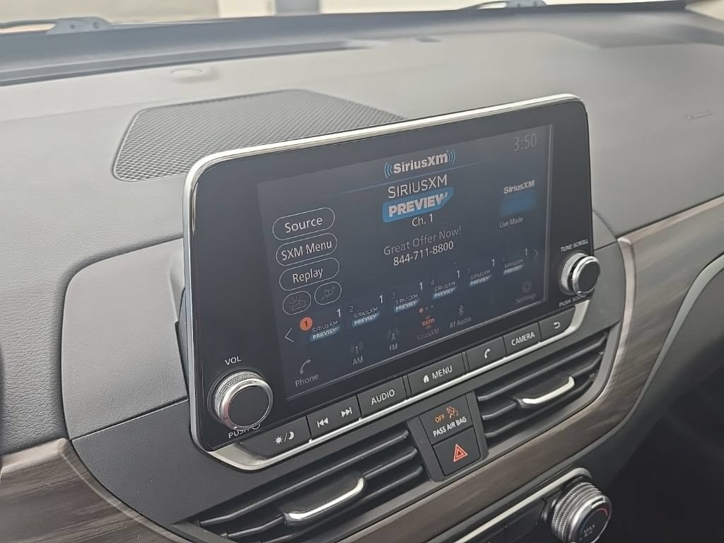 Used 2024 Nissan Altima 2.5 SV FWD image 21
