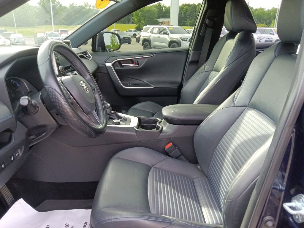 Used 2021 Toyota RAV4 XSE w/ XSE Grade Weather Package AWD/4WD image 15