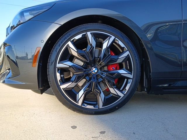 New 2025 BMW i5 M60 w/ Premium Package image 5
