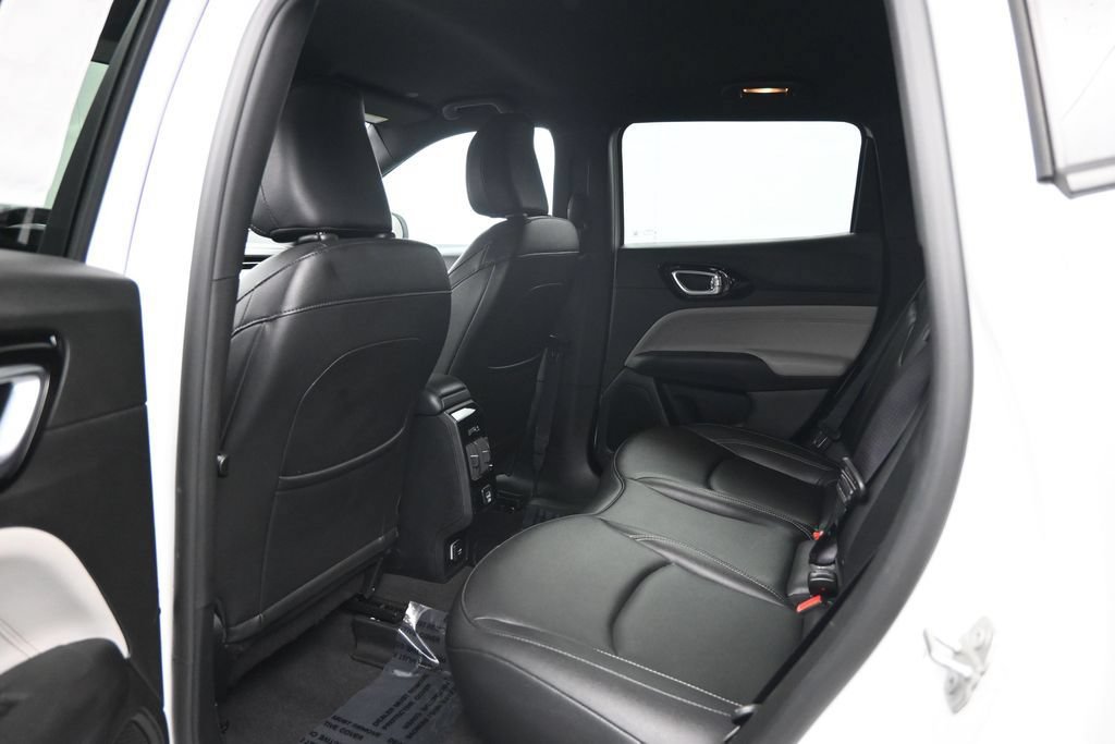 Used 2025 Jeep Compass Limited AWD/4WD image 24