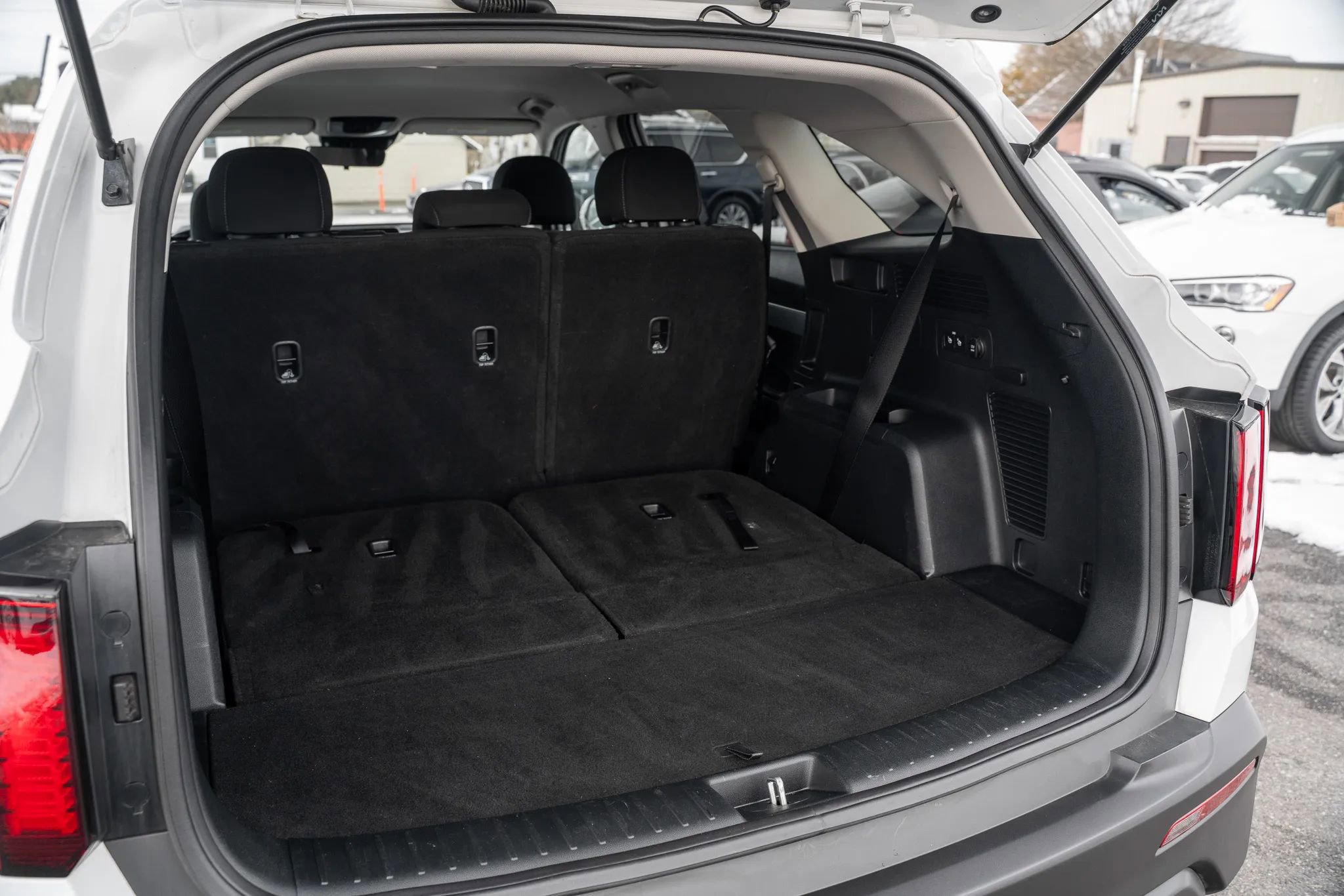 Used 2022 Kia Sorento LX image 10