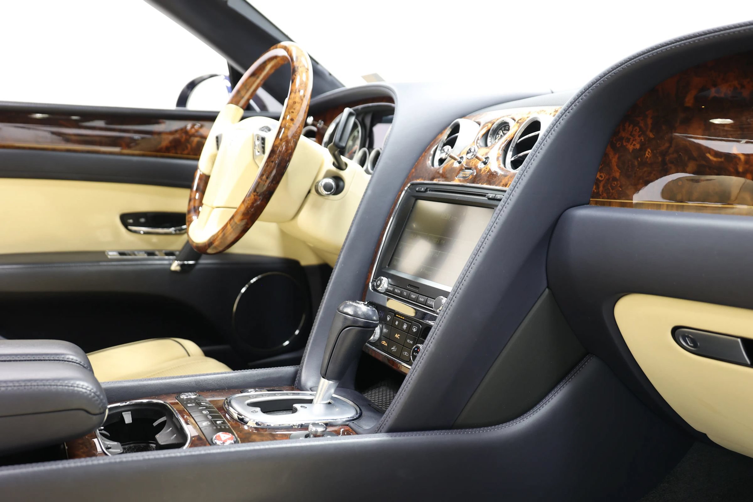 Used 2015 Bentley Flying Spur V8 AWD/4WD image 95