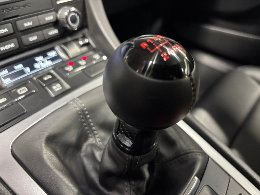 Used 2018 Porsche 718 Cayman S RWD image 12