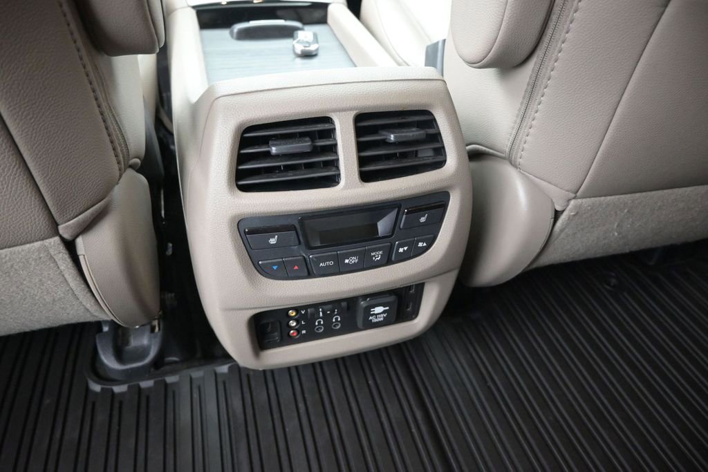 Used 2016 Honda Pilot Elite image 14