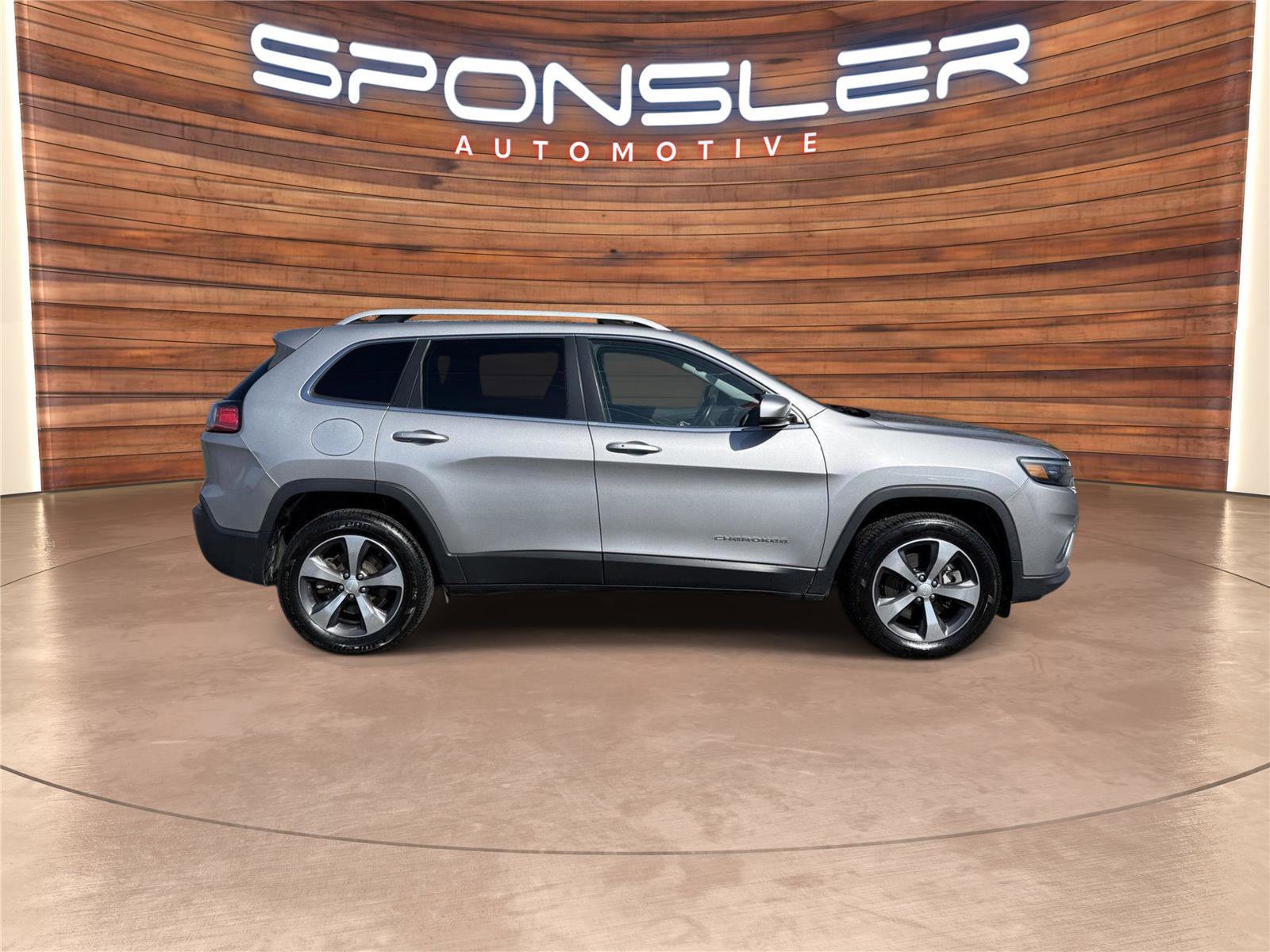 Used 2019 Jeep Cherokee Limited AWD/4WD image 8