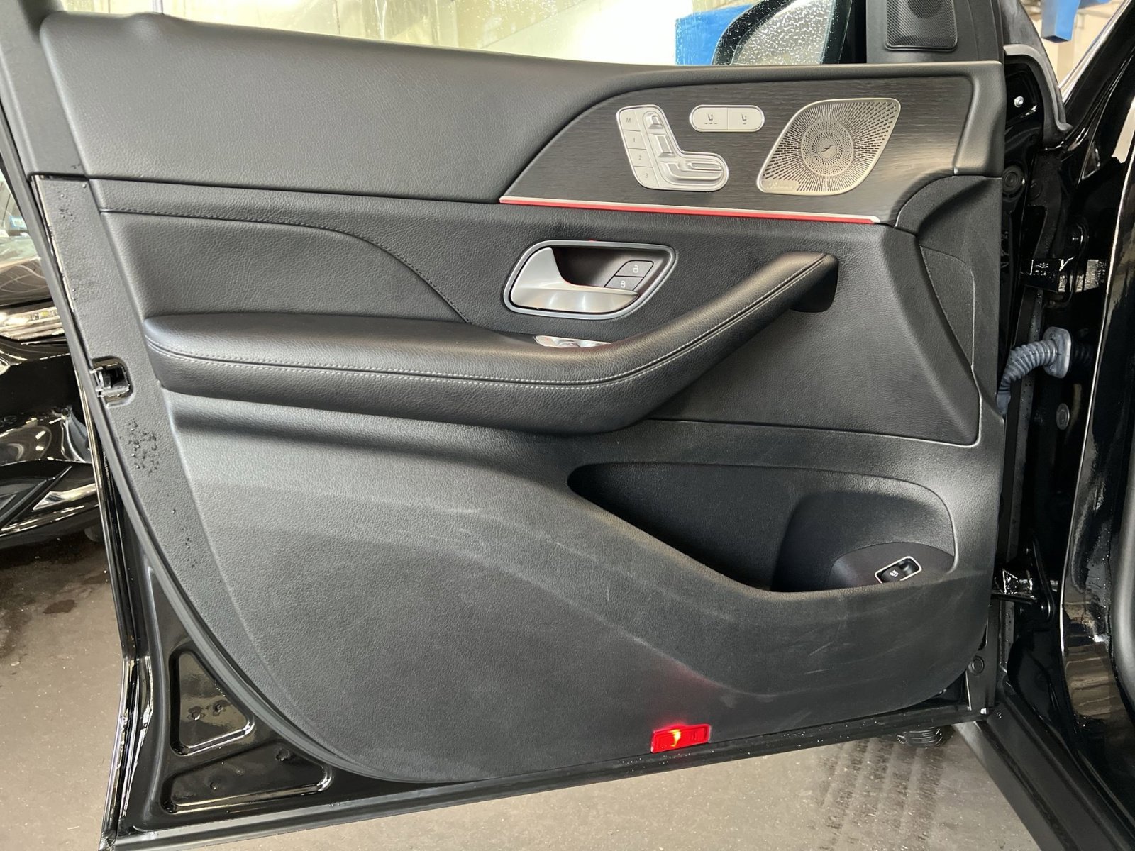 Used 2021 Mercedes-Benz GLE 350 4MATIC w/ Premium Package image 14