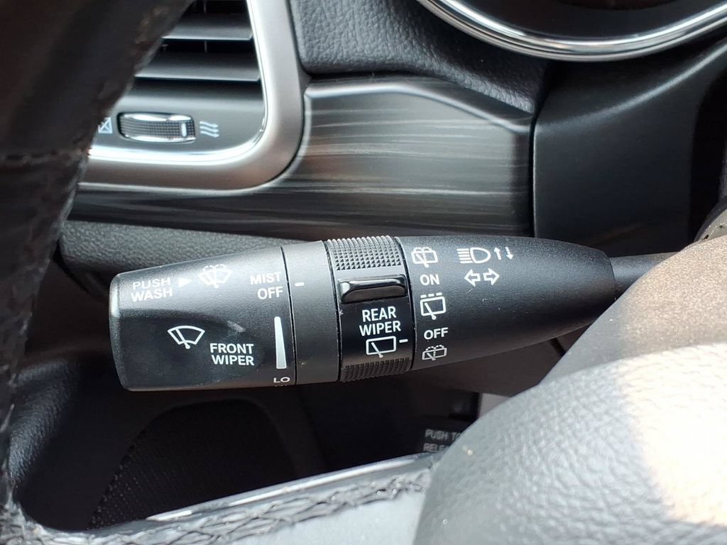 Used 2021 Jeep Grand Cherokee Laredo X AWD/4WD image 25