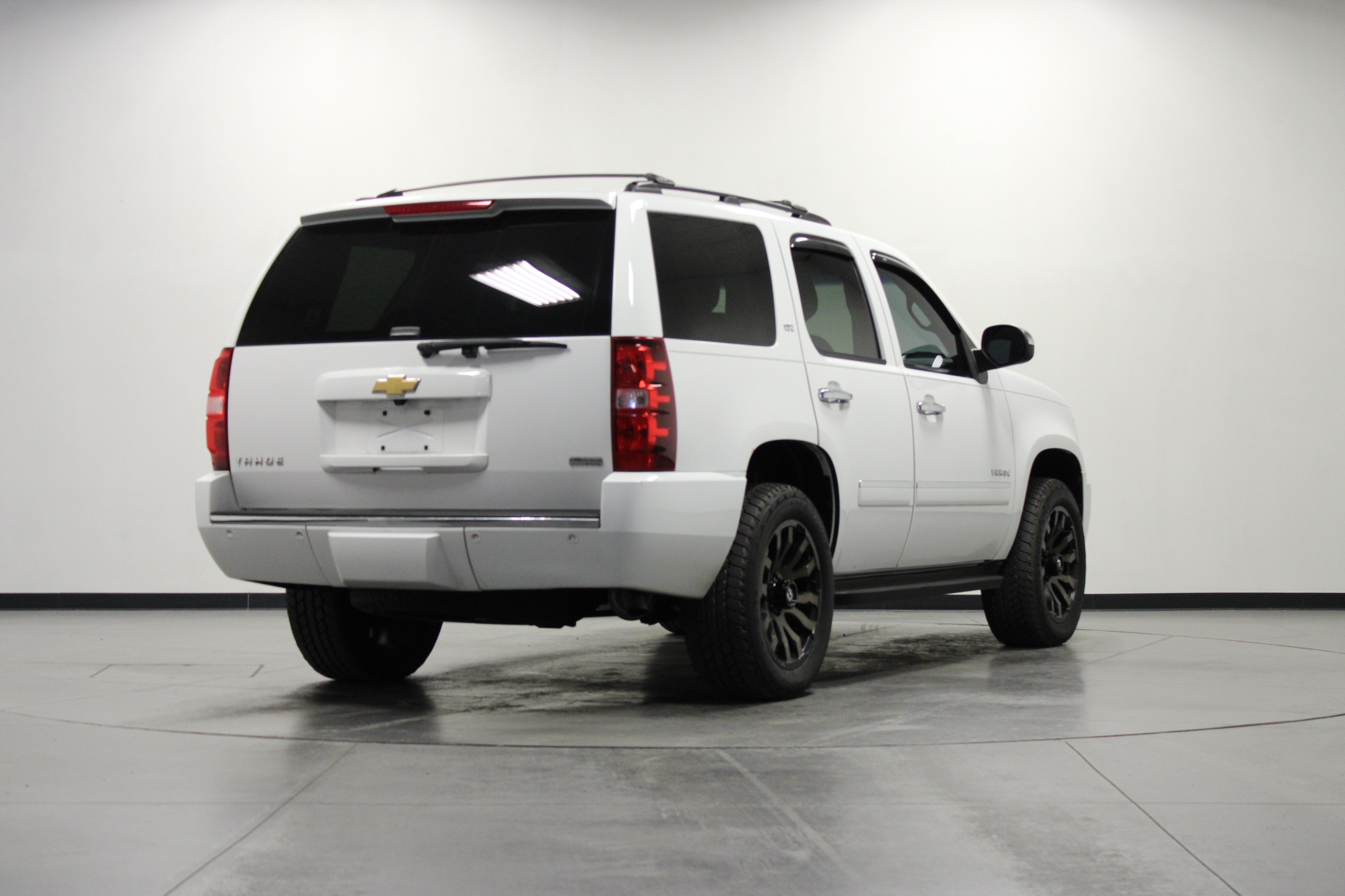 Used 2012 Chevrolet Tahoe LTZ AWD/4WD image 4