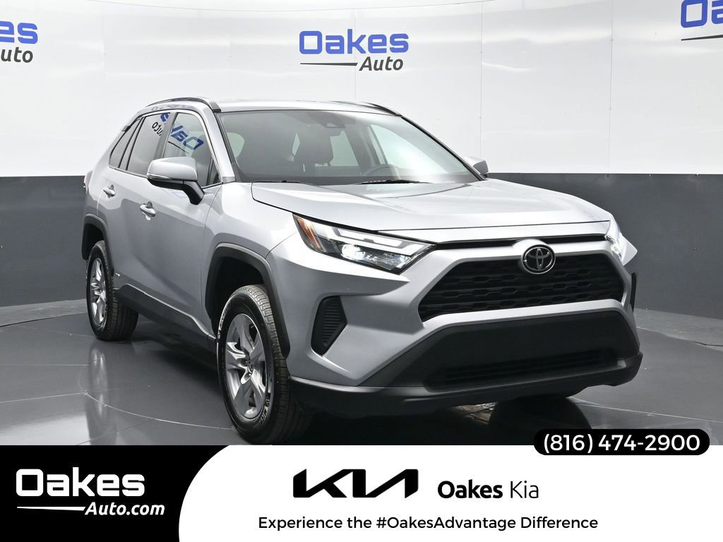 Used 2025 Toyota RAV4 XLE image 1