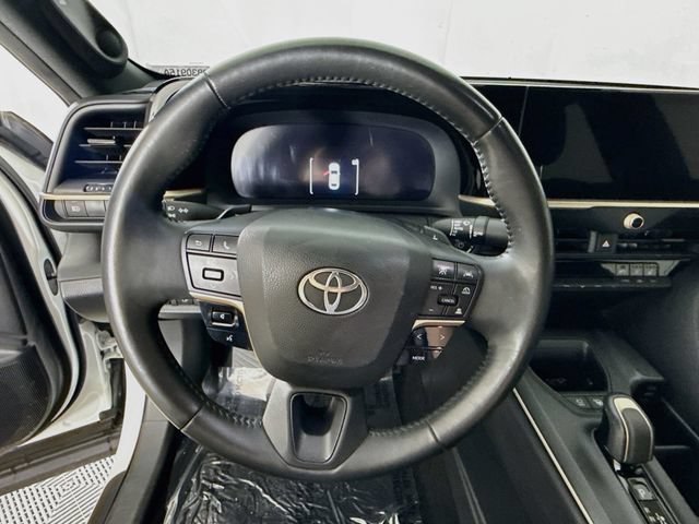 Used 2023 Toyota Crown Platinum AWD/4WD image 11