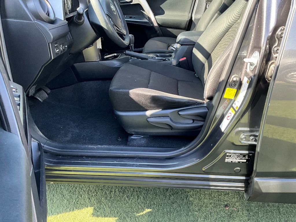 Used 2017 Toyota RAV4 LE image 12