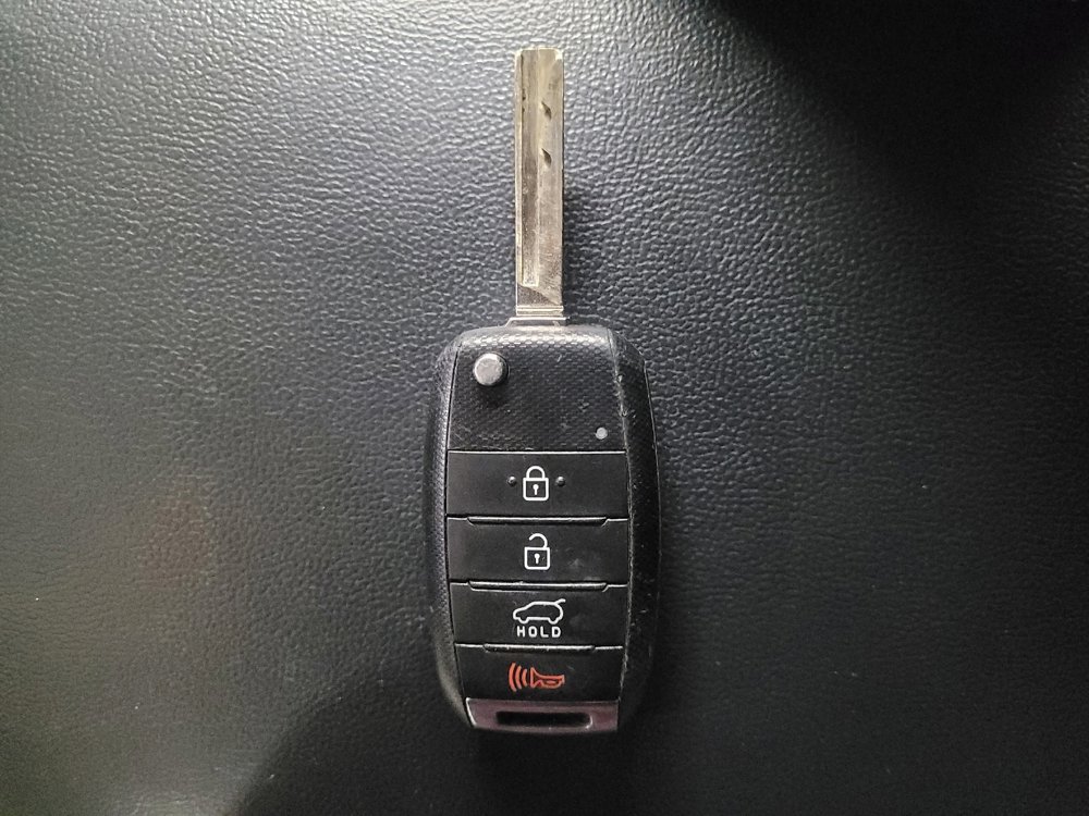 Used 2020 Kia Sorento LX image 32